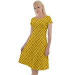 Yellow Floral Pattern Vintage Pattern, Yellow Background Classic Short Sleeve Dress