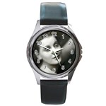 494px-Greta_Garbo_1924_2 Round Metal Watch