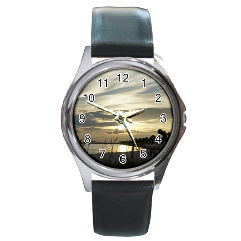 Beach Volleyball Round Metal Watch from UrbanLoad.com Front