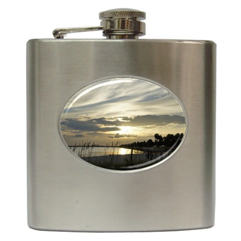 Beach Volleyball Hip Flask (6 oz) from UrbanLoad.com Front