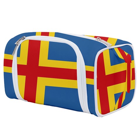 Aaland Toiletries Pouch from UrbanLoad.com