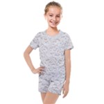 Plaster Background Floral Pattern Kids  Mesh Tee and Shorts Set