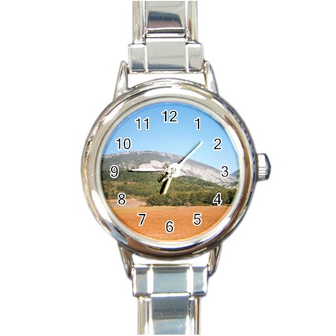 mountainscene1 Round Italian Charm Watch from UrbanLoad.com Front