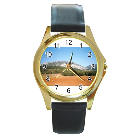 mountainscene1 Round Gold Metal Watch from UrbanLoad.com Front